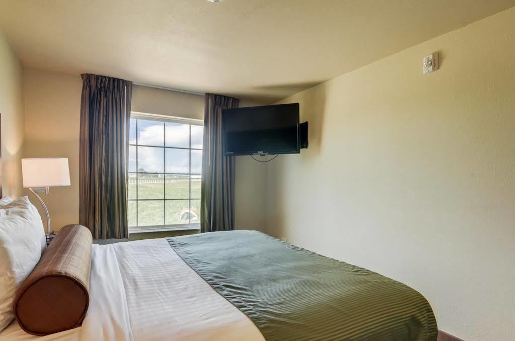 Cobblestone Inn & Suites - Lakin Exterior photo