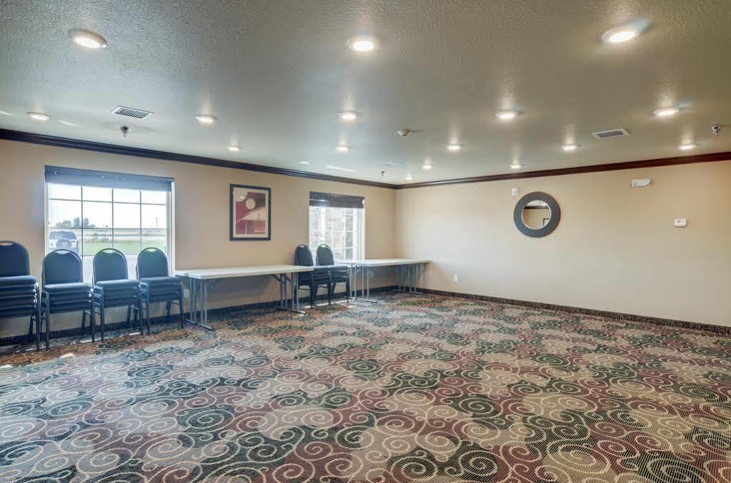 Cobblestone Inn & Suites - Lakin Exterior photo