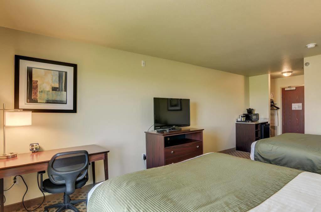 Cobblestone Inn & Suites - Lakin Exterior photo