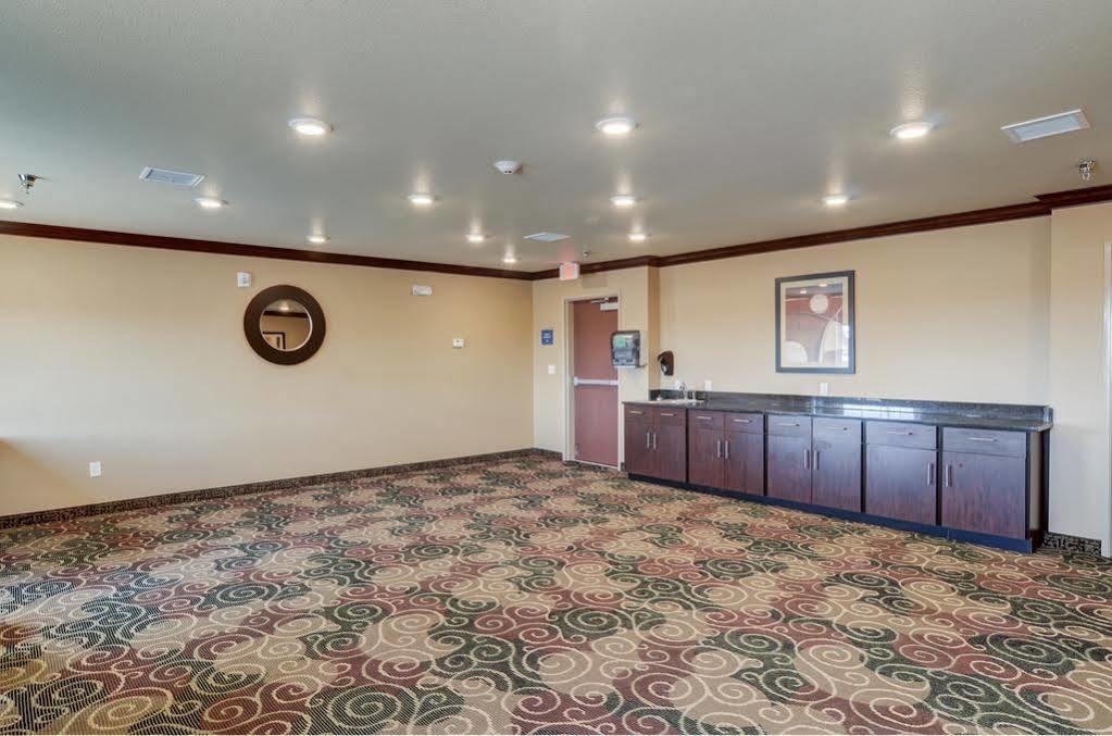 Cobblestone Inn & Suites - Lakin Exterior photo
