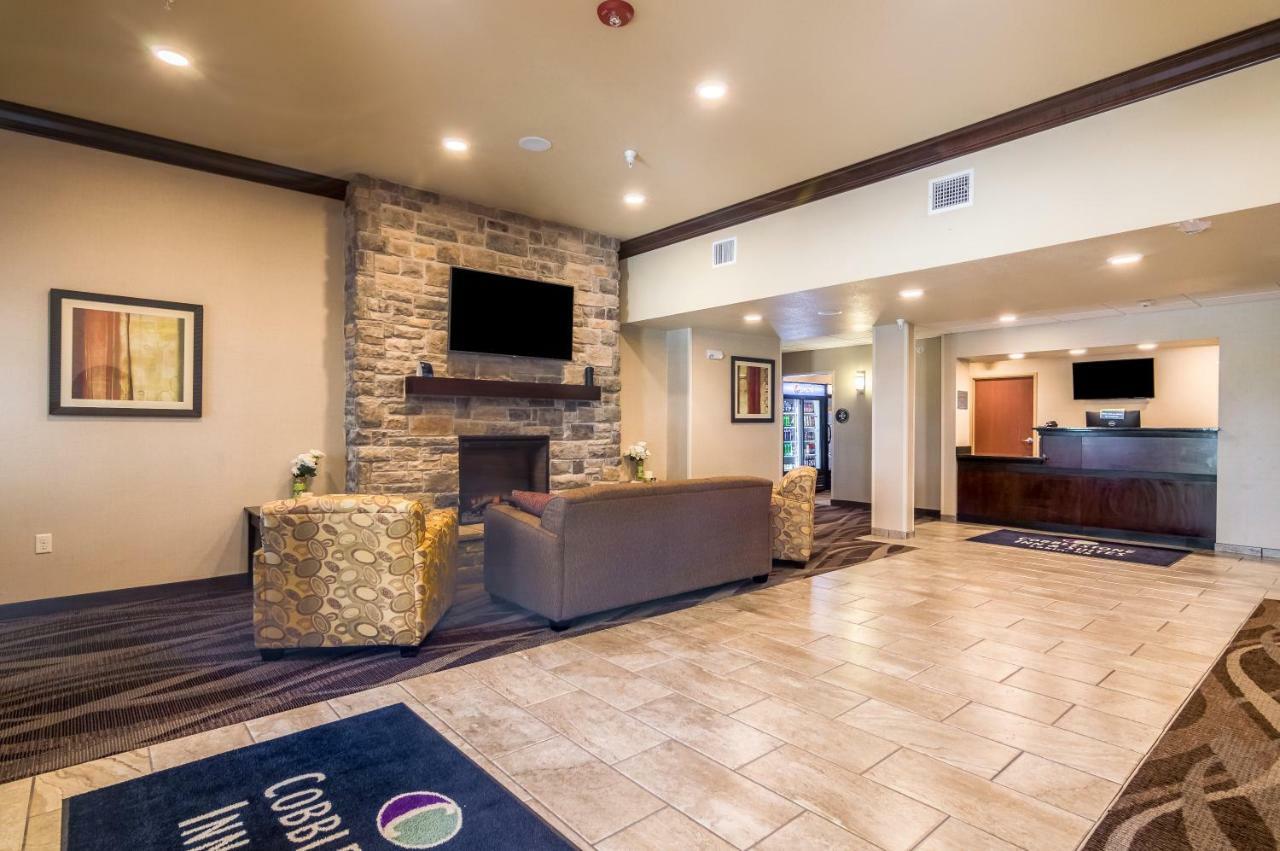 Cobblestone Inn & Suites - Lakin Exterior photo