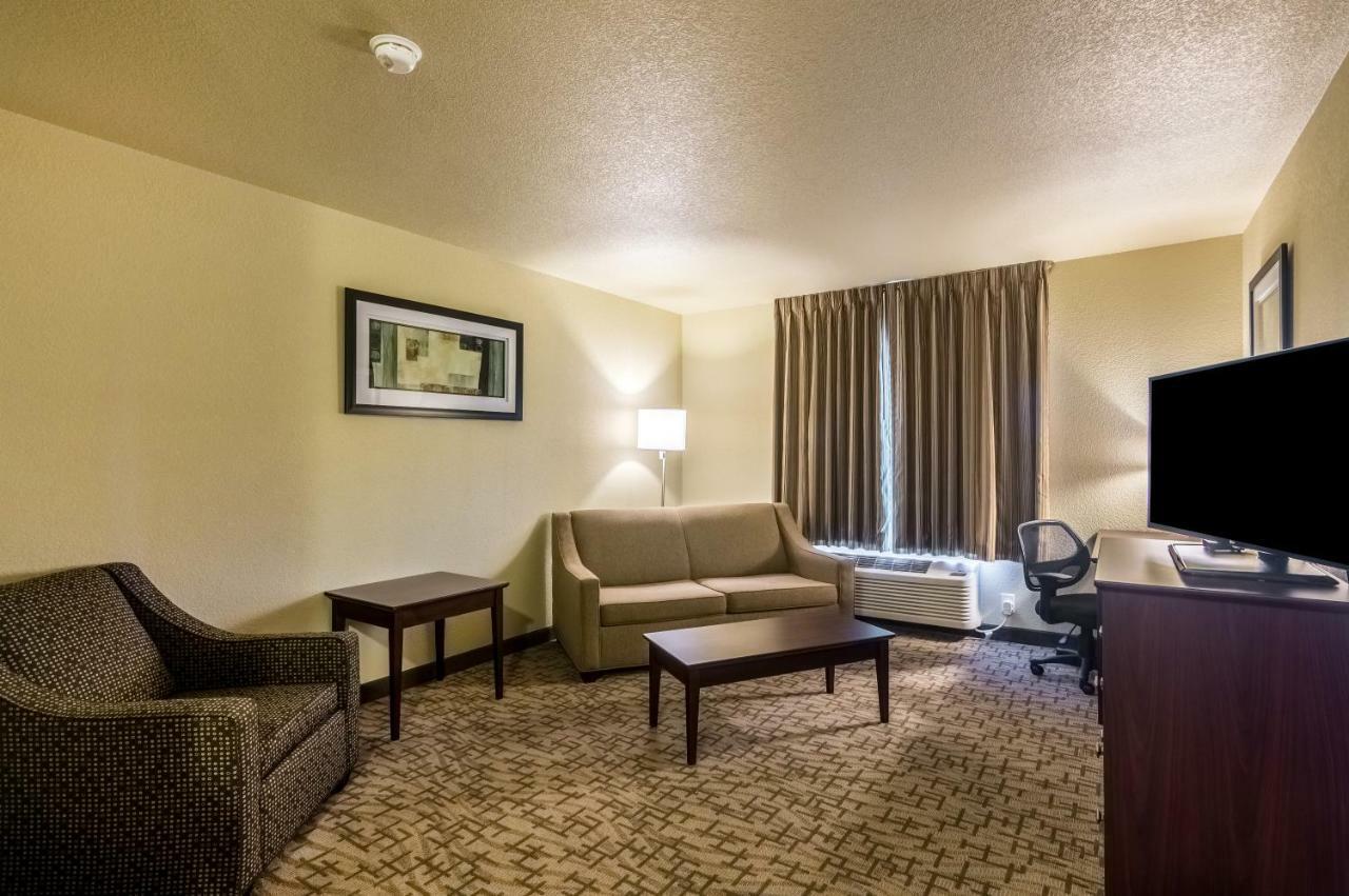 Cobblestone Inn & Suites - Lakin Exterior photo