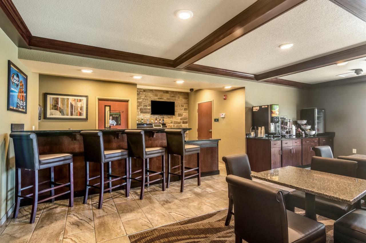 Cobblestone Inn & Suites - Lakin Exterior photo